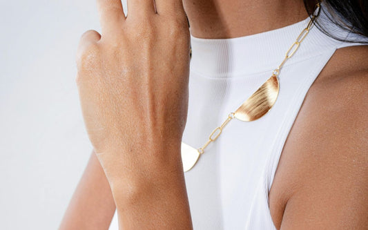 Del street style a la alfombra roja: las gargantillas de moda que marcan tendencia